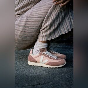 Veja leather detail Rio Branco ll